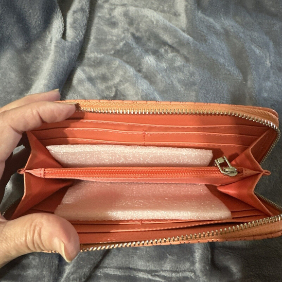 Badgley Mischka Vegan Leather Coral Wallet with Braided Quilting (MSRP $49) NWT - Picture 6 of 6
